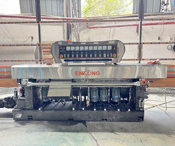 Straight-edge grinding machine