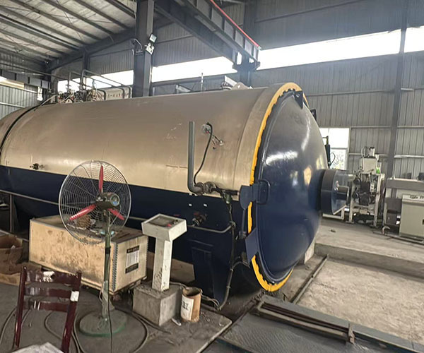 High-pressure reactor
